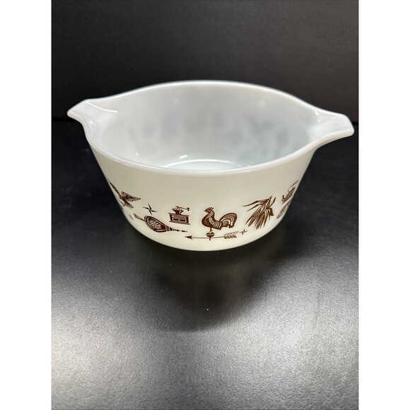 Pyrex 474-B Americana Brown Design on White Eagle 1  1/2 Qt - Picture 3 of 5